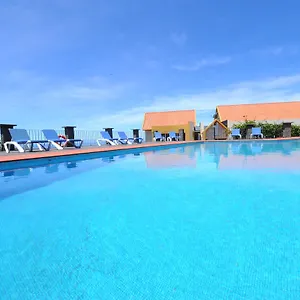 Alojamento de Acomodação e Pequeno-almoço Residencial Farol ***